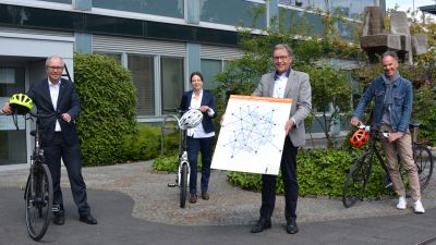 Pendler auf zwei Rädern: Radfahren wird schneller und sicherer  